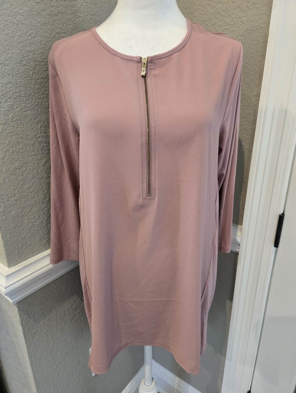 Vince Camuto Tunic, Size Medium